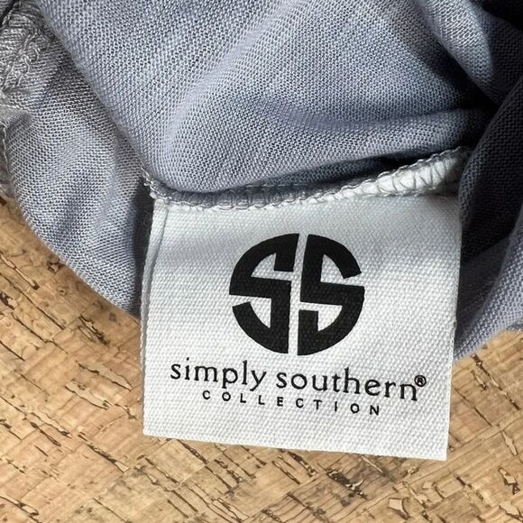 Simply southern size small gray long sleeve Henley - Picture 6 of 8
